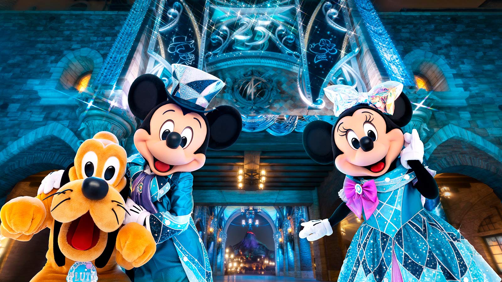 Personajes Disney durante una celebración en Tokyo Disney Resort